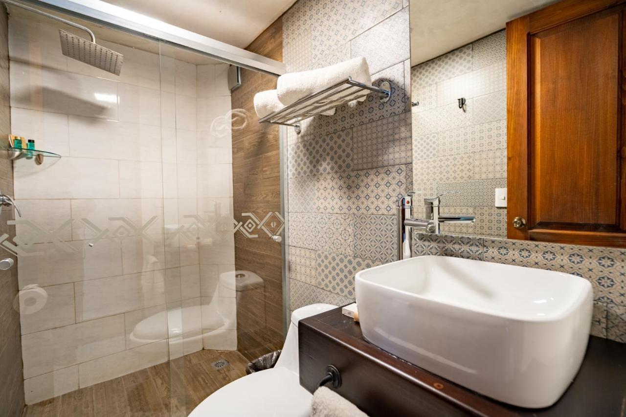 Yox Hotel Boutique San Cristóbal de Las Casas Kültér fotó Bathroom