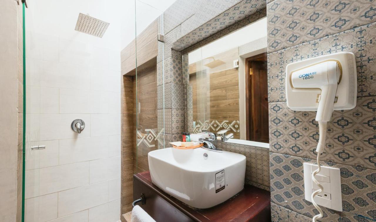Yox Hotel Boutique San Cristóbal de Las Casas Kültér fotó Bathroom