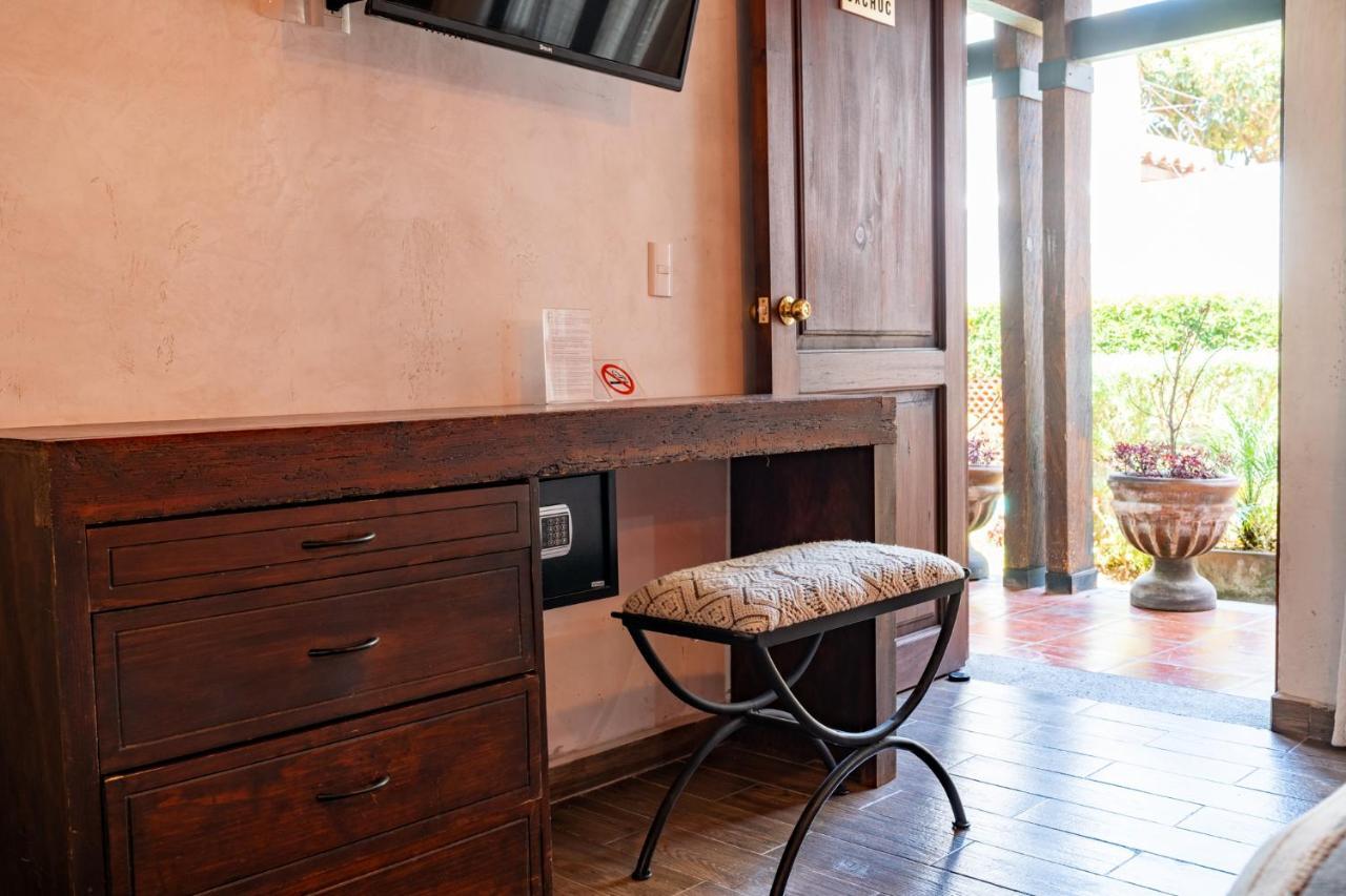 Yox Hotel Boutique San Cristóbal de Las Casas Kültér fotó A yuyu stool
